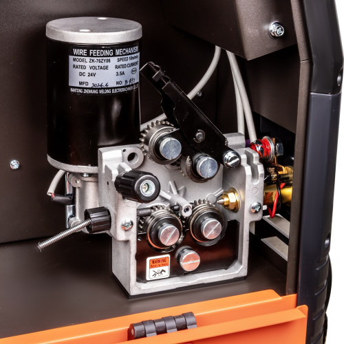 Сварочный полуавтомат FoxWeld SAGGIO MIG 300 DP LCD-6
